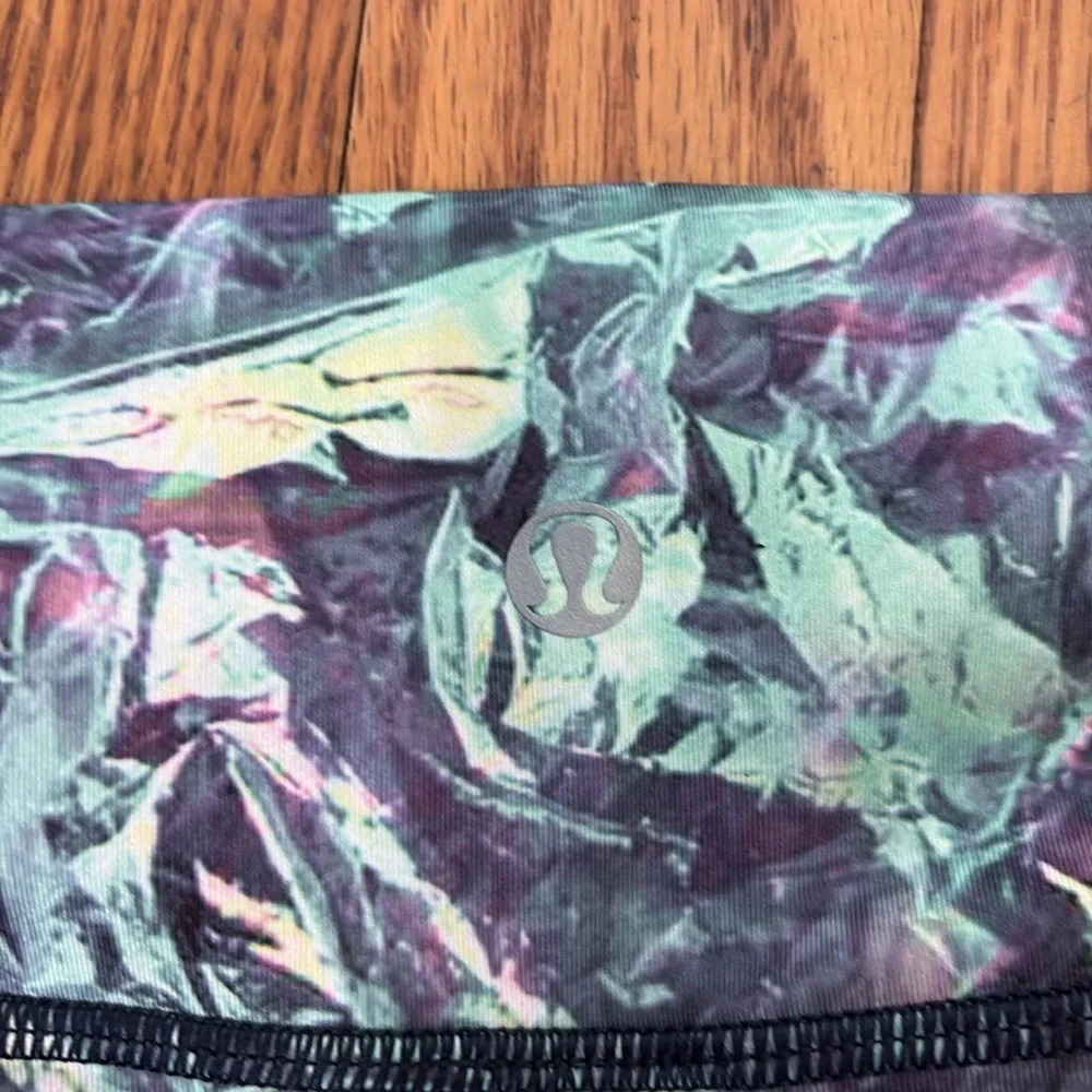 Lululemon Run: Top Speed Crop‎ Iridescent Multi size 6 preppy activewear